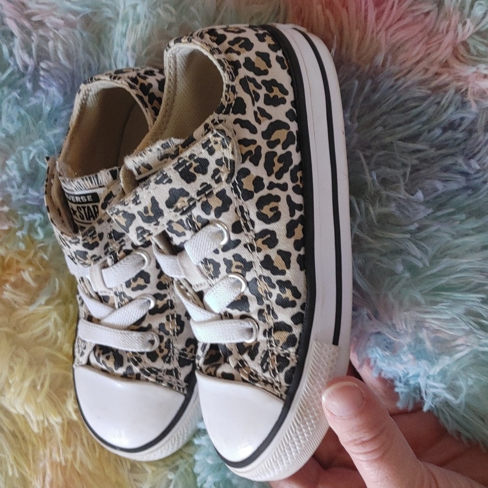 Girls Converse 8
